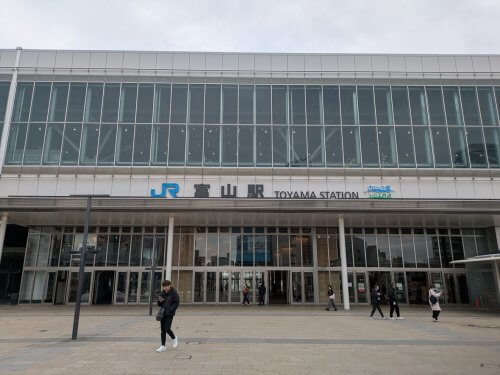 富山駅前
