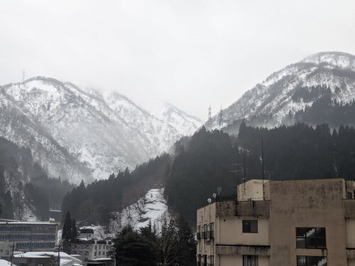 小雨降る宇奈月温泉郷